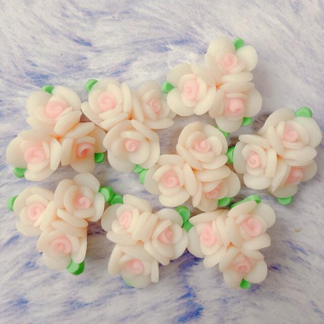 クレイフラワー　ローズ　薔薇　ハンドメイド ハンドメイドの素材/材料(各種パーツ)の商品写真