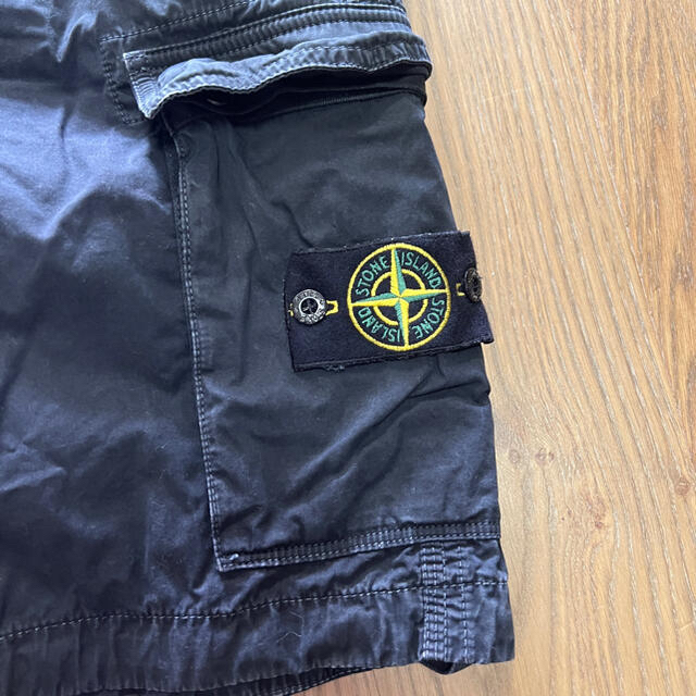 STONE ISLAND(ストーンアイランド)のSTONE ISLAND カーゴハーフパンツ　ショット メンズのパンツ(ワークパンツ/カーゴパンツ)の商品写真