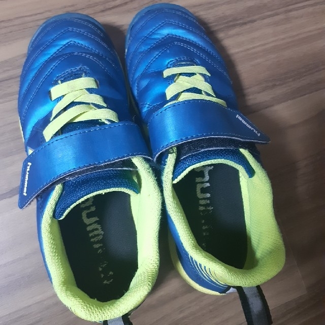 hummel(ヒュンメル)のサッカートレーニングシューズ20㎝ スポーツ/アウトドアのサッカー/フットサル(シューズ)の商品写真