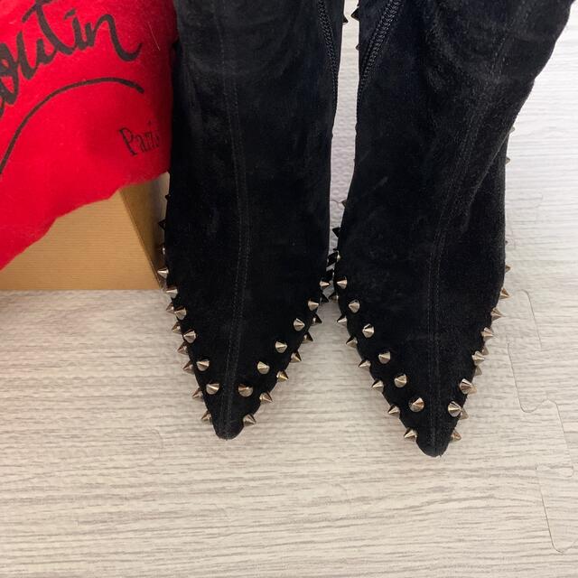 Christian Louboutin(クリスチャンルブタン)のtime sale⭐︎クリスチャンルブタン　ショートブーツ　ブラック　37.5 レディースの靴/シューズ(ブーツ)の商品写真