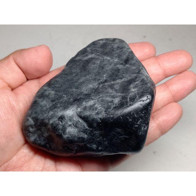 漆黒 397g 翡翠 ヒスイ 翡翠原石 原石 鉱物 鑑賞石 自然石 漆黒 397g 翡翠 ヒスイ 翡翠原石 原石 鉱物 鑑賞石 自然石