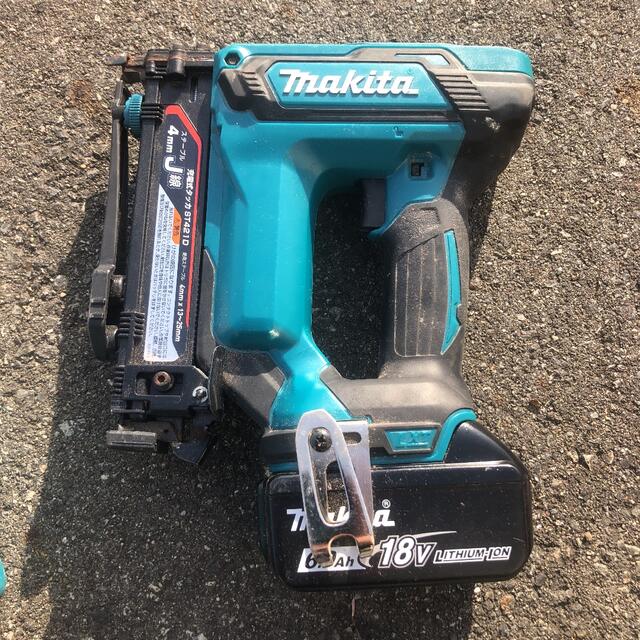 マキタ makita 充電式タッカ ST421D 18v バッテリー ステープル