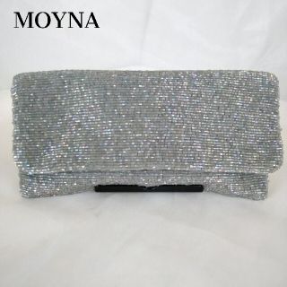 美品　MOYNA ビーズ　シルバー　クラッチバッグ(クラッチバッグ)