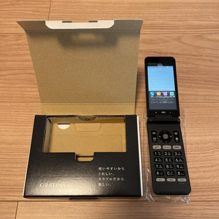 キョウセラ(京セラ)のau GRATINA 4G BLACK KYF31 SIMロック解除済(携帯電話本体)