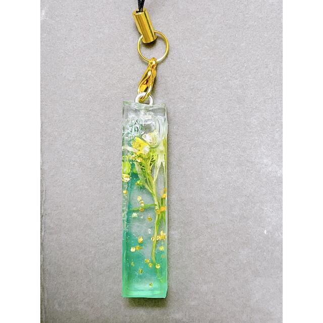 黄小花のストラップ ハンドメイドのアクセサリー(キーホルダー/ストラップ)の商品写真