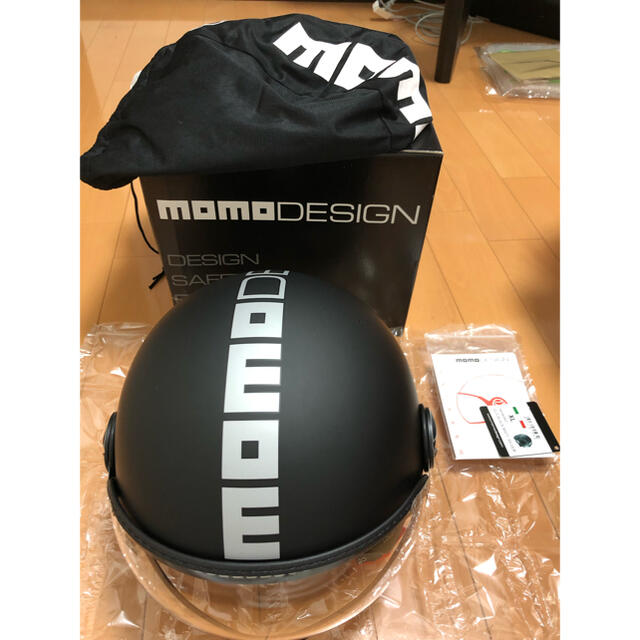 MOMO モモ デザイン　ヘルメット　XL【 美品 】のサムネイル