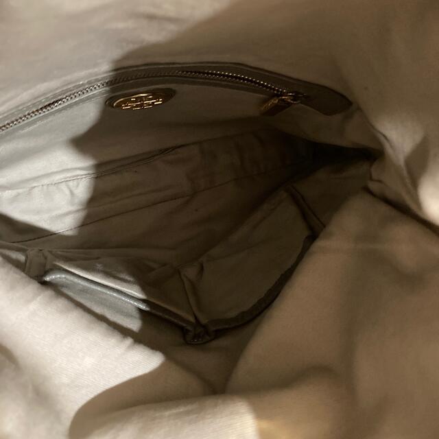 Tory Burch(トリーバーチ)のトリーバーチ　レザー　ショルダーバッグ　グリーン系 レディースのバッグ(ショルダーバッグ)の商品写真