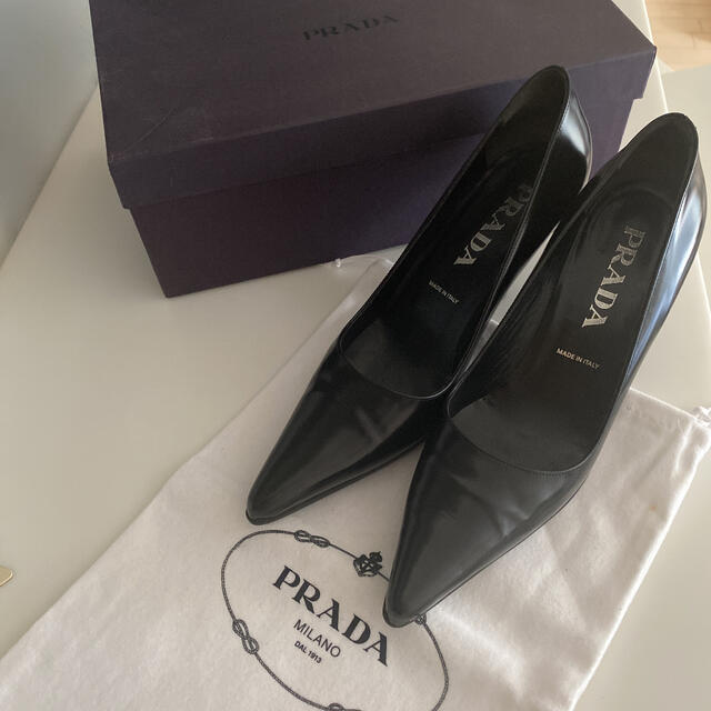 1度だけ着用 PRADA プラダ エナメル パンプス 約25㎝（38.5）