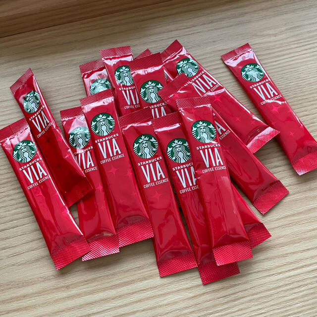 Starbucks Coffee(スターバックスコーヒー)のスターバックス VIA クリスマスブレンド15本 食品/飲料/酒の飲料(コーヒー)の商品写真