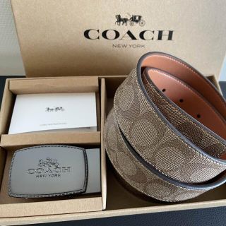 コーチ(COACH)の新品正規品COACHシグネチャーフリーサイズリバーシブルベルトギフト箱付き(ベルト)