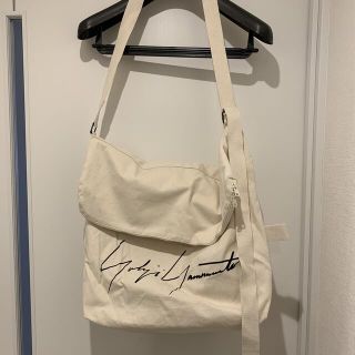 ヨウジヤマモト(Yohji Yamamoto)のヨウジヤマモト ノベルティ コットンショルダーバッグ オフホワイト(ショルダーバッグ)