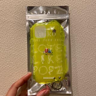 aiko 鬼依存スマホケース　iPhone12/12Pro用　イエロー(iPhoneケース)