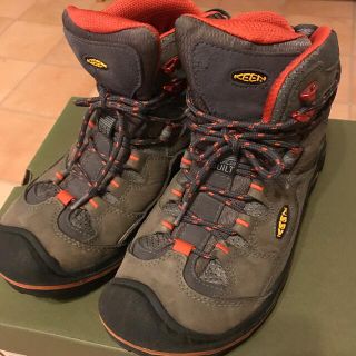 キーン(KEEN)のKEEN  登山靴  メンズ  再値下げしました！(登山用品)