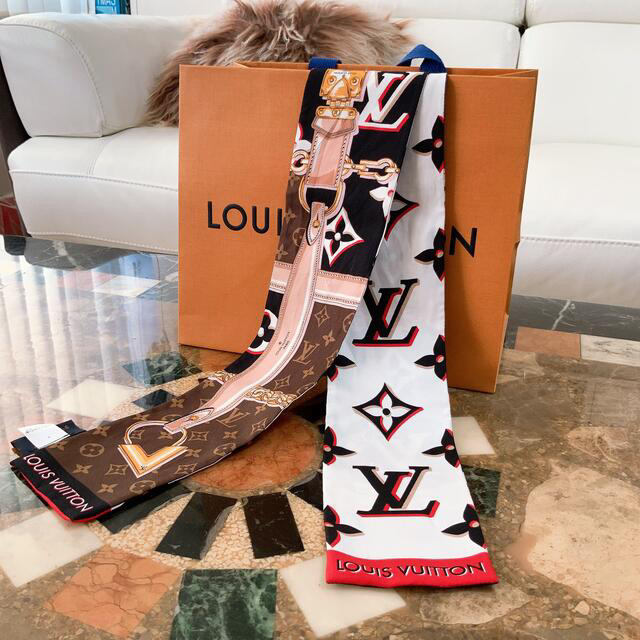 LOUIS VUITTON(ルイヴィトン)のルイヴィトン　バンドー　最終値下げ　年内までの出品 レディースのファッション小物(バンダナ/スカーフ)の商品写真