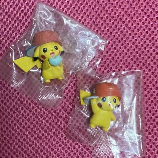 ポケモンセンター　ぼうしをかぶったピカチュウ　フィギュア　ガチャガチャ(アニメ/ゲーム)