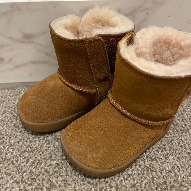 UGG(アグ)のUGG ムートン キッズ/ベビー/マタニティのベビー靴/シューズ(~14cm)(ブーツ)の商品写真