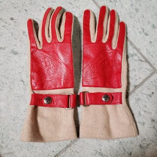 Vivienne Westwood(手袋 ・ ベージュ系)のフリマアイテム一覧 Vivienne Westwood(手袋 ・ ベージュ系)のフリマアイテム一覧