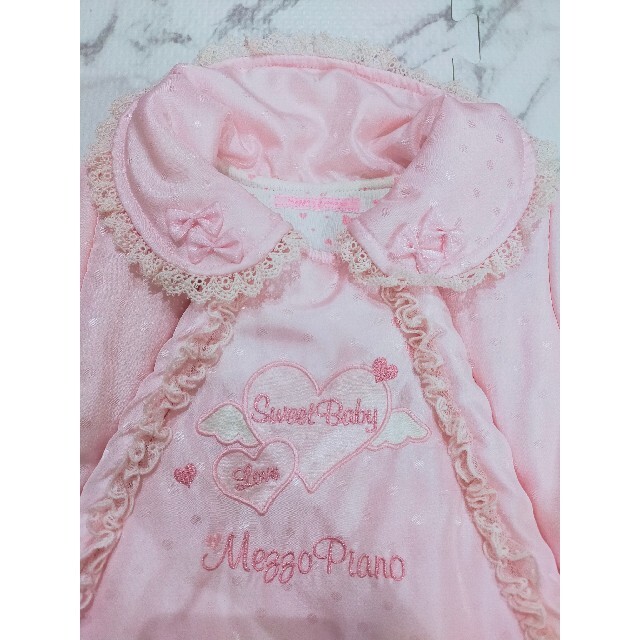 mezzo piano(メゾピアノ)の美品 メゾピアノ ベビー ダウンおくるみ キッズ/ベビー/マタニティのベビー服(~85cm)(カバーオール)の商品写真