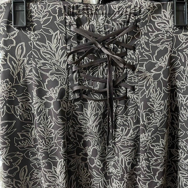 COCO DEAL(ココディール)のラインフラワーマーメイドスカート レディースのスカート(ロングスカート)の商品写真
