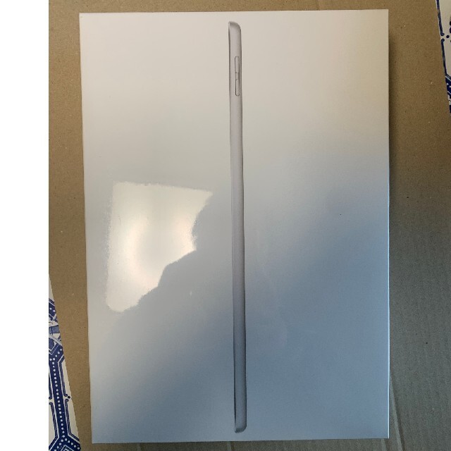 Apple(アップル)の【新品/未開封】Apple 第9世代 iPad Wi-Fi版 64GB シルバー スマホ/家電/カメラのPC/タブレット(タブレット)の商品写真