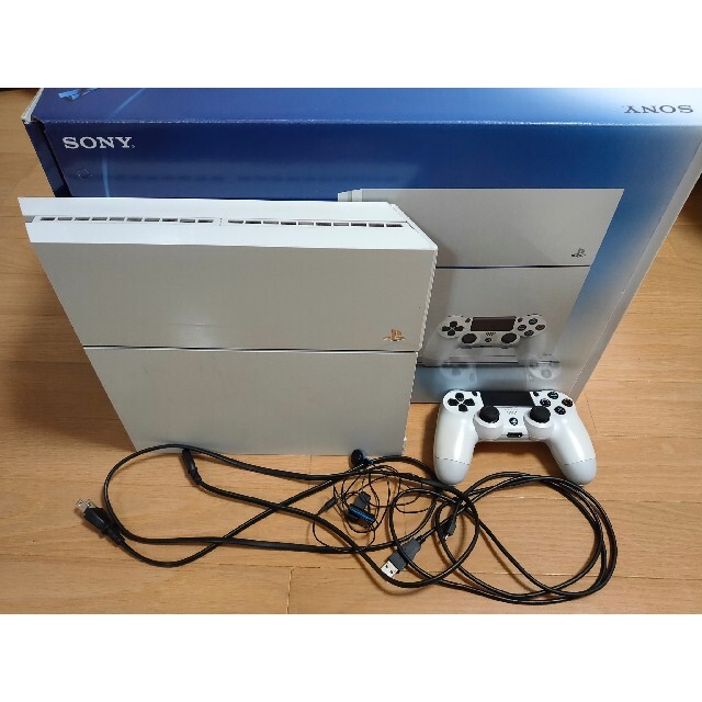 送料込み！SONY PlayStation4 本体 CUH-1100AB02