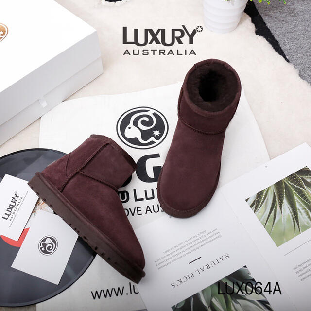 【新品未使用】LUXURY Australia アグ クラシックブーツ レディースの靴/シューズ(ブーツ)の商品写真