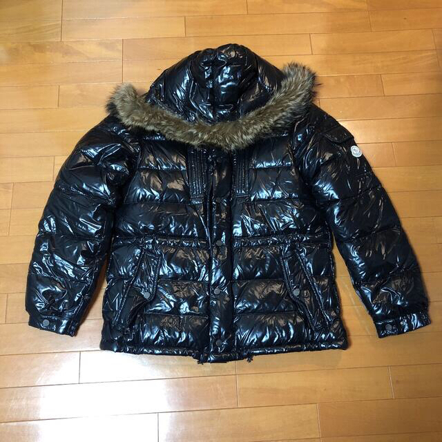 予約済みMONCLER ダウンジャケット