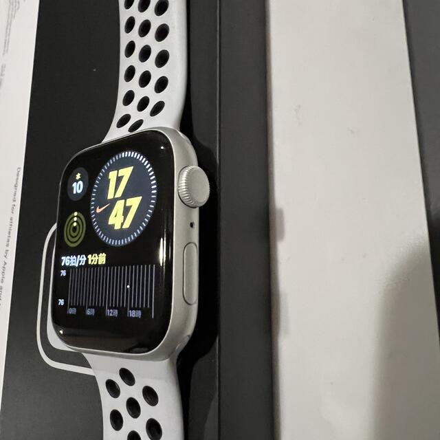 Apple Watch(アップルウォッチ)の◆Apple WatchNIKE SE GPS シルバー44mm ナイキ スマホ/家電/カメラのスマートフォン/携帯電話(その他)の商品写真