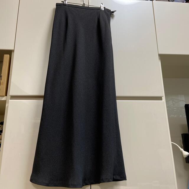 チャコールグレーのマキシ丈のロングスカート レディースのスカート(ロングスカート)の商品写真