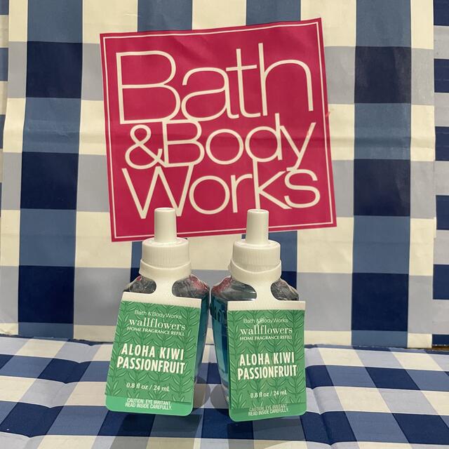 Bath & Body Works(バスアンドボディーワークス)のバスアンドボディワークス　ウォールフラワー　リフィル　2本セット コスメ/美容のリラクゼーション(アロマオイル)の商品写真