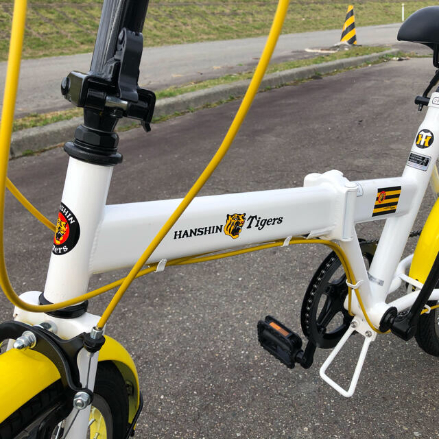 阪神タイガース - 折りたたみ自転車 阪神タイガース 6段変速の 阪神タイガース - 折りたたみ自転車 阪神タイガース 6段変速の