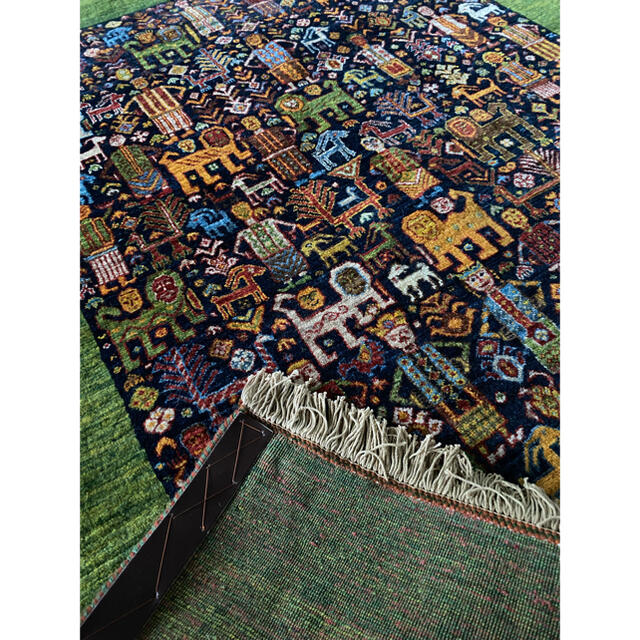 カシュガイ族 手織り絨毯 160×130cm インテリア/住まい/日用品のラグ/カーペット/マット(ラグ)の商品写真
