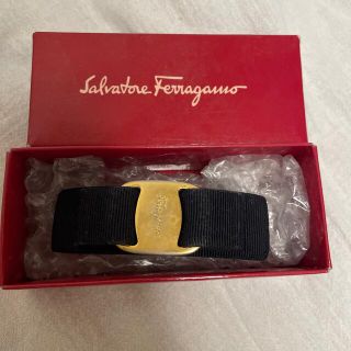 サルヴァトーレフェラガモ(Salvatore Ferragamo)のフェラガモ　バレッタ　リボンバレッタ　黒　ブラック(バレッタ/ヘアクリップ)