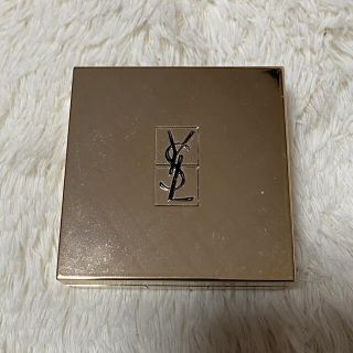 イヴサンローランボーテ(Yves Saint Laurent Beaute)のイヴサンローラン　クッションファンデb40(ファンデーション)