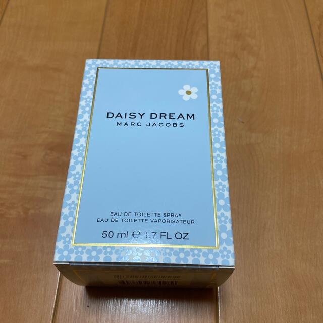 MARC JACOBS(マークジェイコブス)のDAISY DAEAM  /  MARC JACOBS   50ml コスメ/美容の香水(香水(女性用))の商品写真