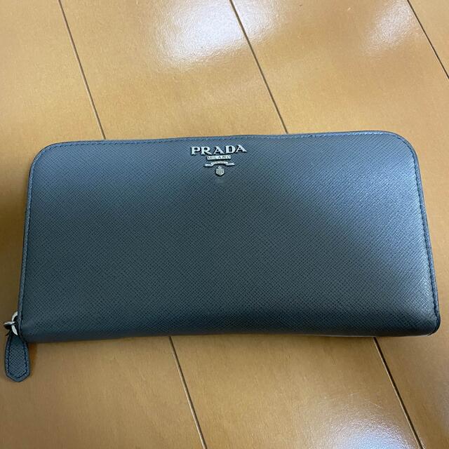 PRADA 長財布