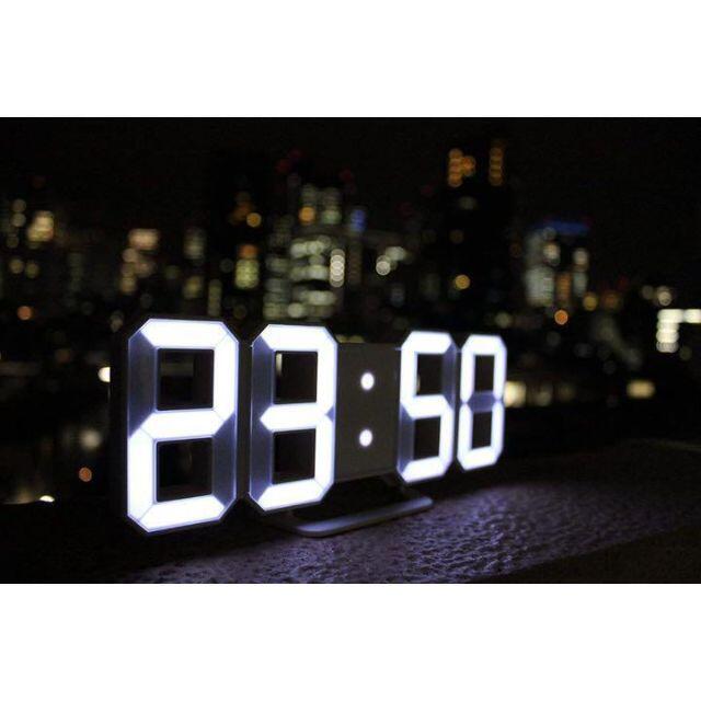 3D立体時計　オレンジ　LED壁掛け時計　置き時計　両用　デジタル時計 インテリア/住まい/日用品のインテリア小物(置時計)の商品写真