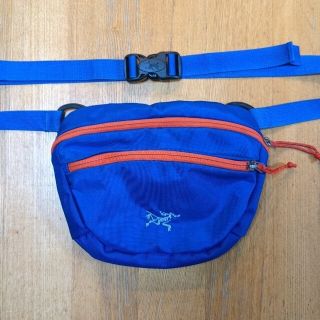 アークテリクス(ARC'TERYX)のアークテリクス マカ2 ブルー(ショルダーバッグ)