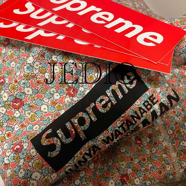 Supreme(シュプリーム)の【M】Supreme JUNYA WATANABE パーカー ステッカー付き メンズのトップス(パーカー)の商品写真