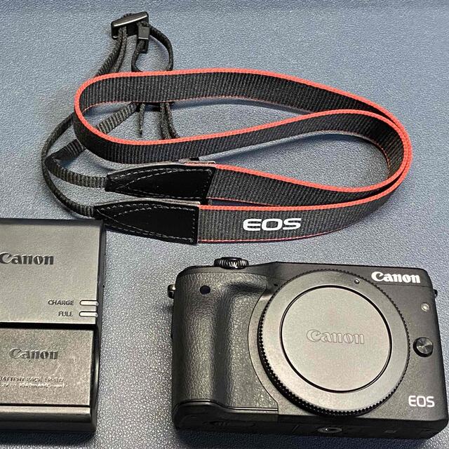 Canon(キヤノン)のCanon EOS M3 ボディのみ　充電器　充電池付き　ミラーレスカメラ スマホ/家電/カメラのカメラ(ミラーレス一眼)の商品写真