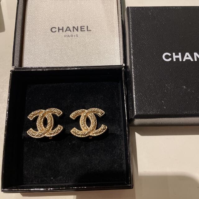 CHANEL(シャネル)のヴィンテージシャネル　オールドシャネル　cocoマーク　イヤリング　ゴールド レディースのアクセサリー(イヤリング)の商品写真