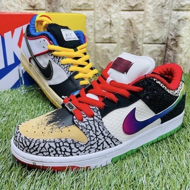 NIKE(ナイキ)のNIKE SB DUNK LOW メンズの靴/シューズ(スニーカー)の商品写真