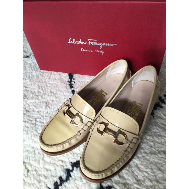 Ferragamo(フェラガモ)の【お値下げしました】フェラガモ ローファー レディースの靴/シューズ(ローファー/革靴)の商品写真