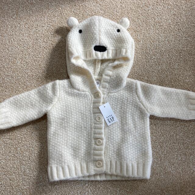 babyGAP(ベビーギャップ)のgap ベビー　くまニットカーディガン キッズ/ベビー/マタニティのベビー服(~85cm)(カーディガン/ボレロ)の商品写真