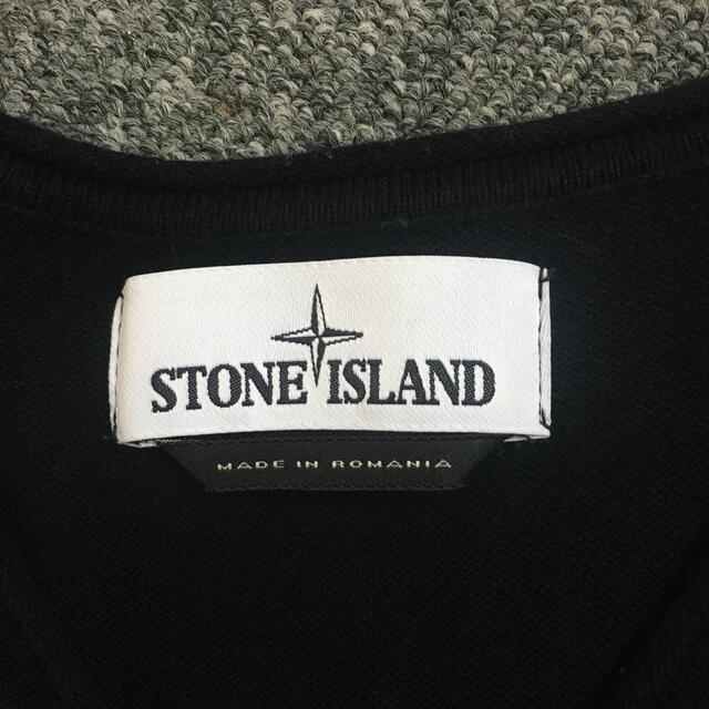 STONE ISLAND(ストーンアイランド)の専用ページ　美品　ストーンアイランド Vネックセーター　L メンズのトップス(ニット/セーター)の商品写真