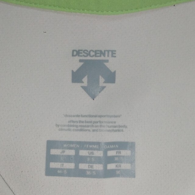 DESCENTE(デサント)のDESCENTE(トレーニングウエア) スポーツ/アウトドアのランニング(ウェア)の商品写真