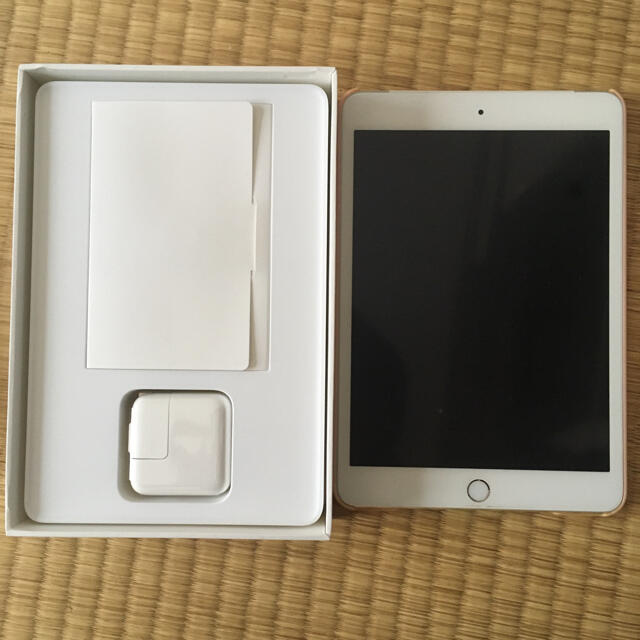 美品 Wi-Fi＋Cellular iPad mini3 16GB アイパッド