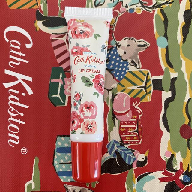 Cath Kidston(キャスキッドソン)のキャスキッドソン　レモンの香り　リップクリーム　新品 コスメ/美容のスキンケア/基礎化粧品(リップケア/リップクリーム)の商品写真