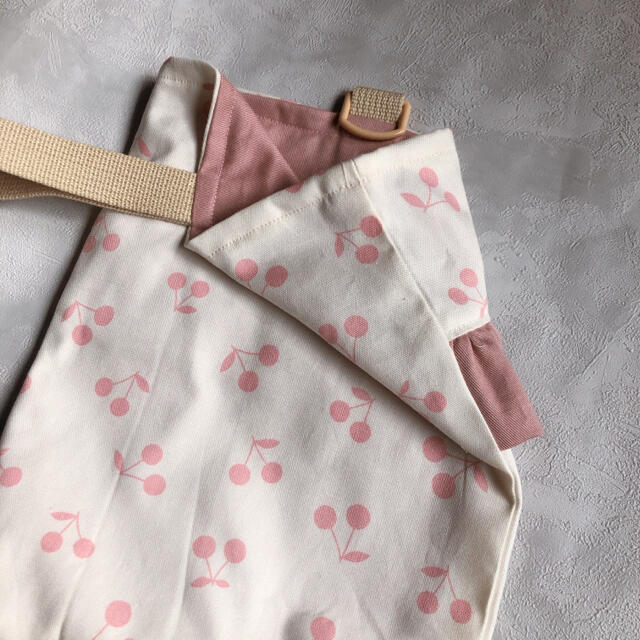 【handmade】上靴袋　シューズバッグ  フリル キッズ/ベビー/マタニティのこども用バッグ(シューズバッグ)の商品写真