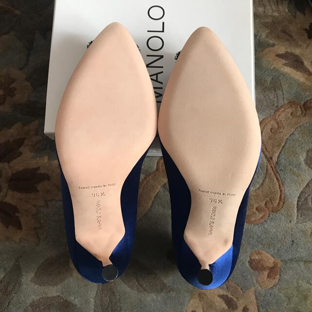 MANOLO BLAHNIK(マノロブラニク)のマノロブラニク  ハンギシ　ロイヤルブルー　36.5  新品 レディースの靴/シューズ(ハイヒール/パンプス)の商品写真